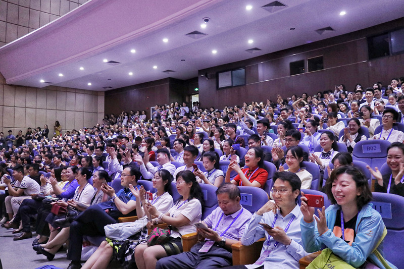 闭幕式现场.jpg 闭幕式现场.jpg