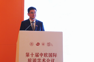 宁波大学副校长周青致辞_副本.png 宁波大学副校长周青致辞_副本.png