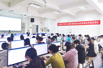 考试现场1.jpg 考试现场1.jpg