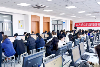 考试现场2.jpg 考试现场2.jpg