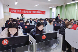 考试现场3.jpg 考试现场3.jpg